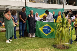 Com pedido de anistia, bolsonaristas fazem vigília em frente a hospital